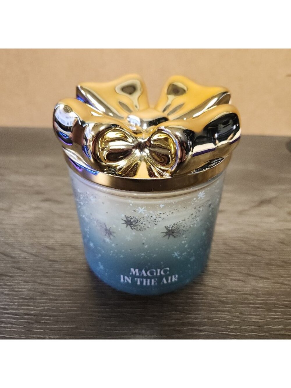 Bath & Body Works Magic In The Air 3-Wick Candle Special Edition With a Bow Lid